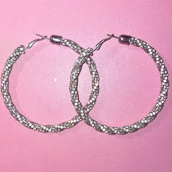 NEVER worn, 3 pairs of good quality SILVER. Beautiful costume jewelry. - Picture 4 of 7